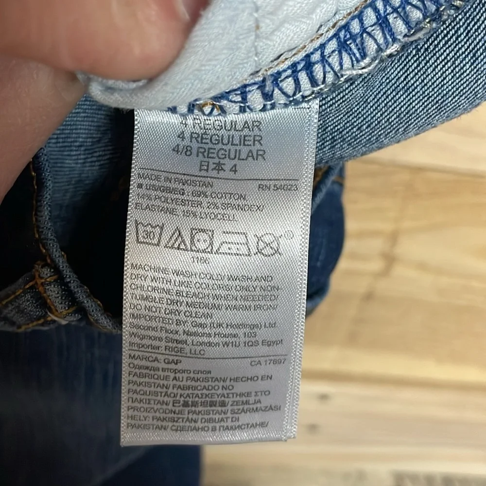 GAP size 27R true skinny super high-rise crop dark wash jeans